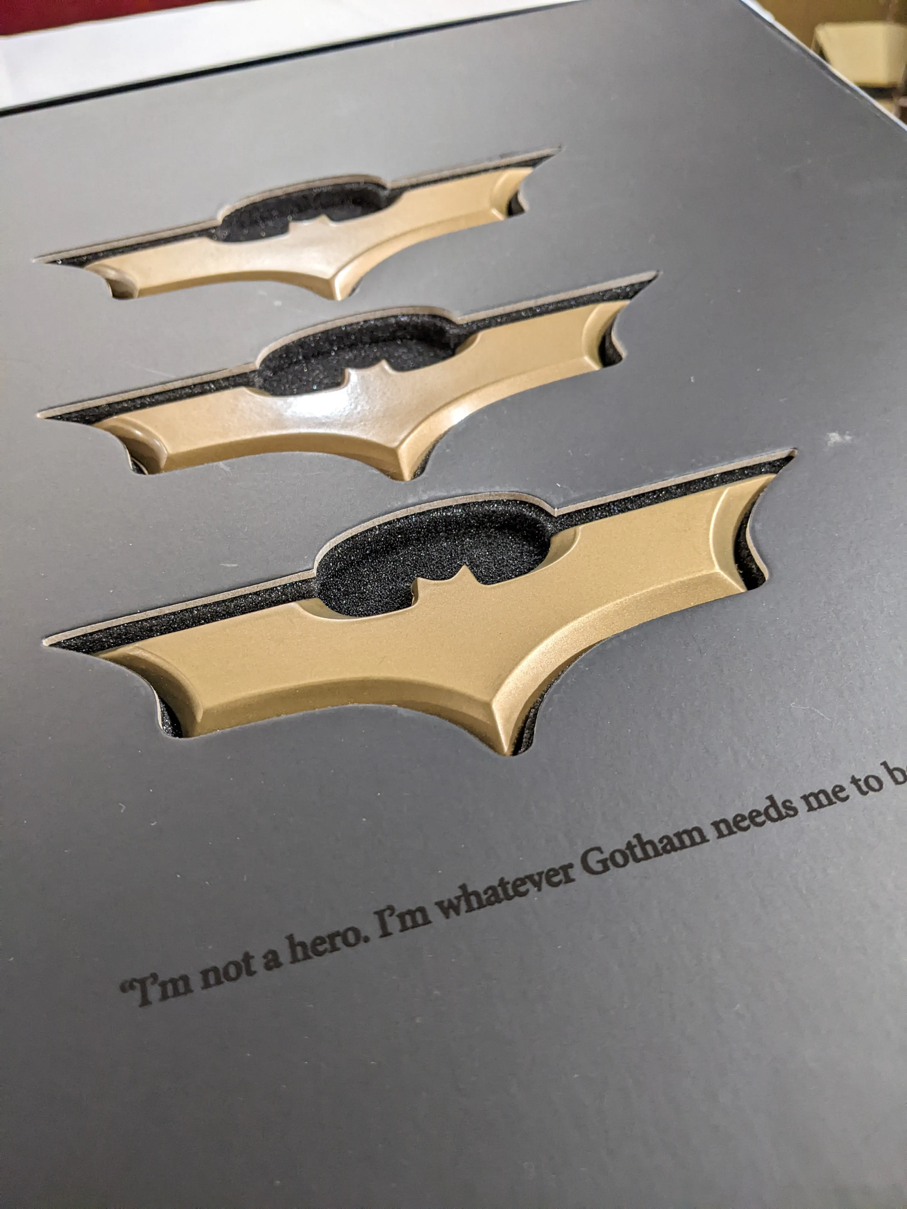 Hot Toys 1/6 The Dark Knight Batman Movie Masterpiece Sixth Scale Figure DX02 *Open Box*