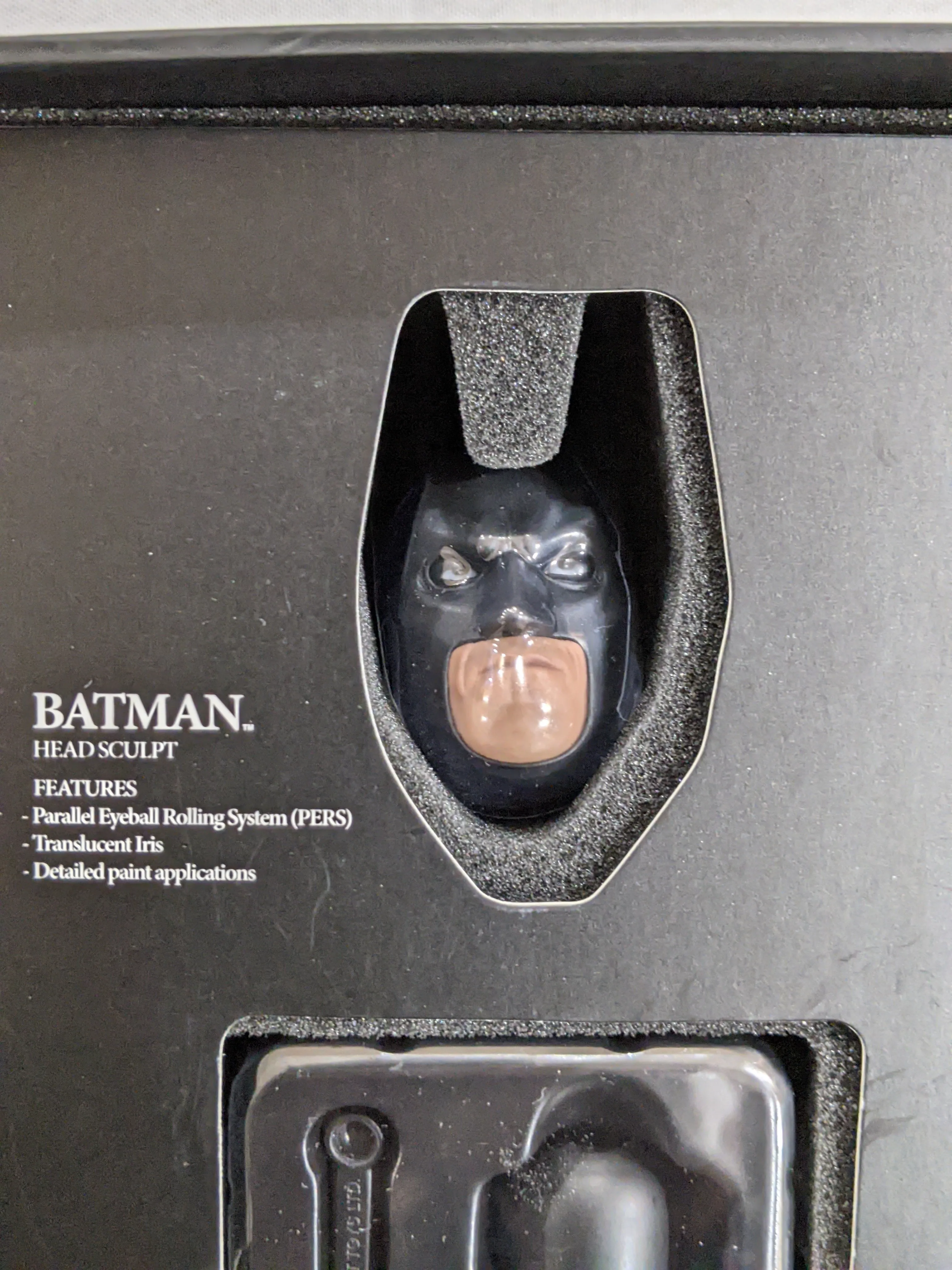 Hot Toys 1/6 The Dark Knight Batman Movie Masterpiece Sixth Scale Figure DX02 *Open Box*