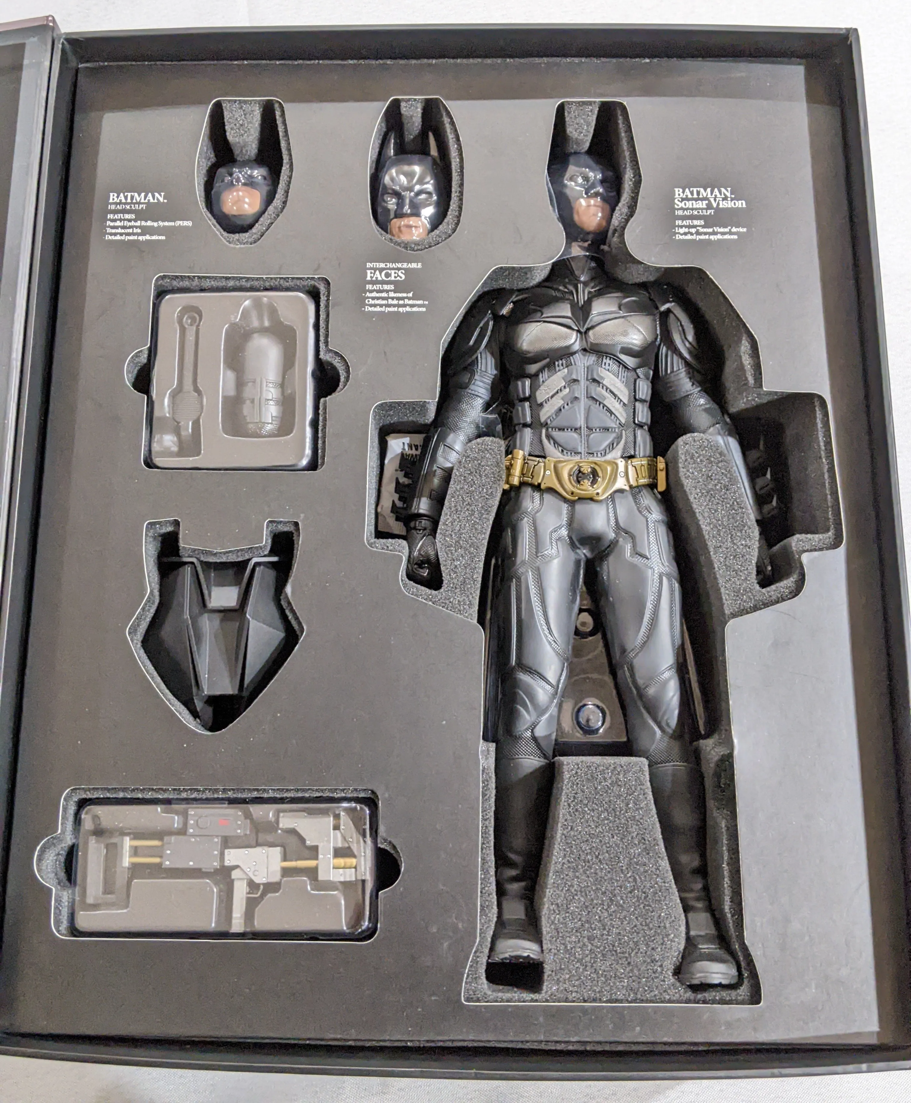 Hot Toys 1/6 The Dark Knight Batman Movie Masterpiece Sixth Scale Figure DX02 *Open Box*