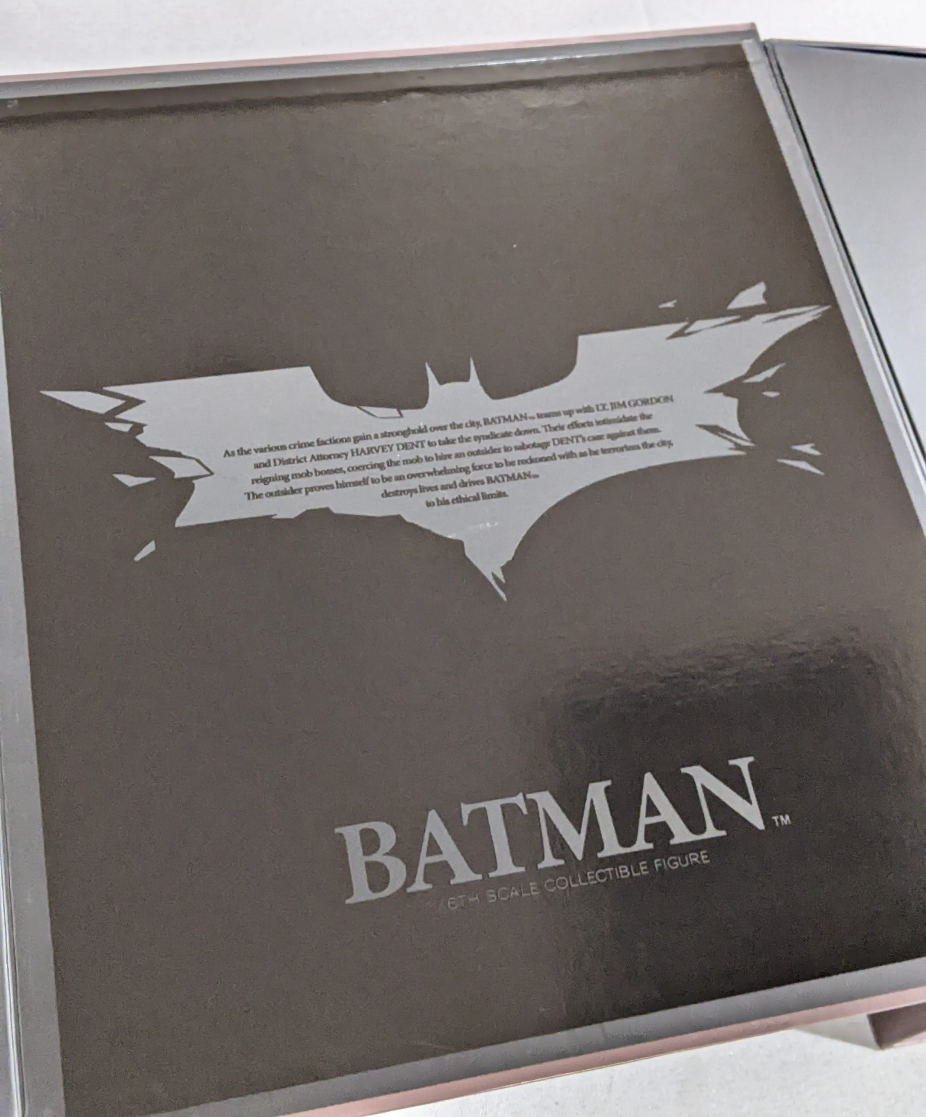 Hot Toys 1/6 The Dark Knight Batman Movie Masterpiece Sixth Scale Figure DX02 *Open Box*