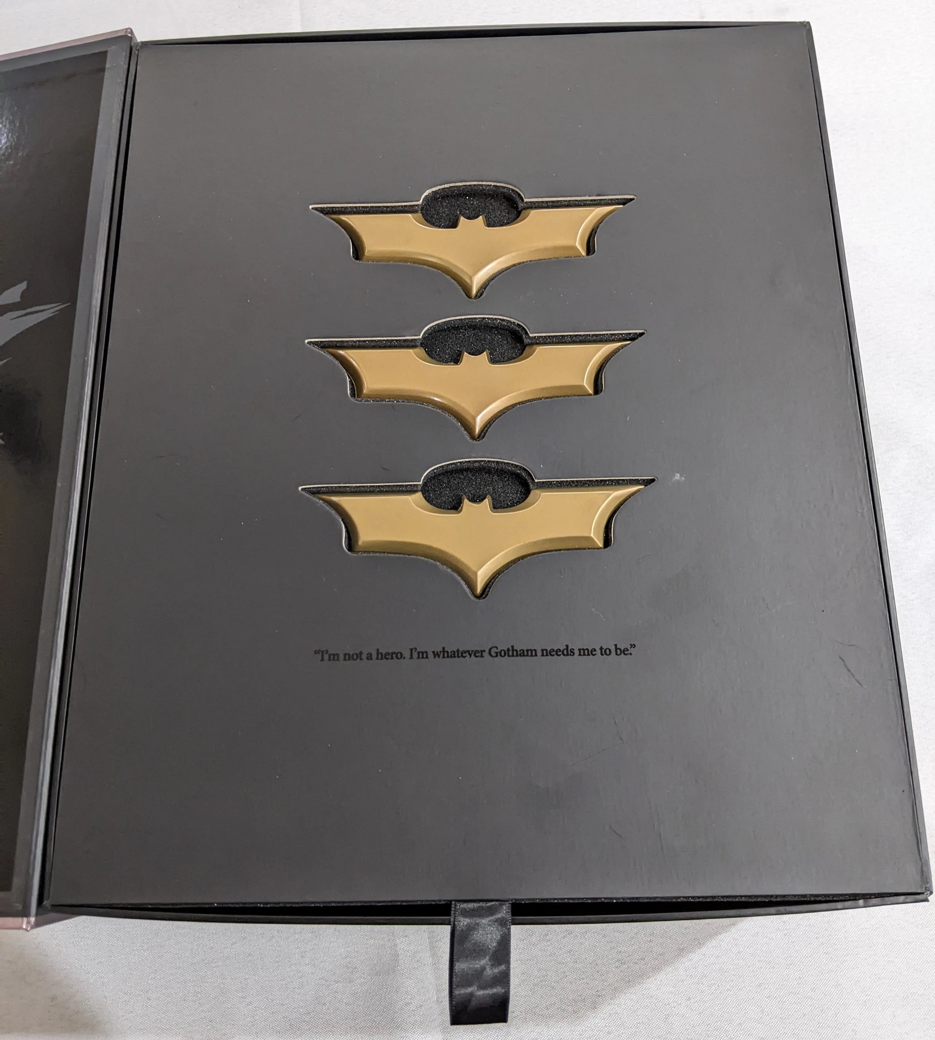 Hot Toys 1/6 The Dark Knight Batman Movie Masterpiece Sixth Scale Figure DX02 *Open Box*