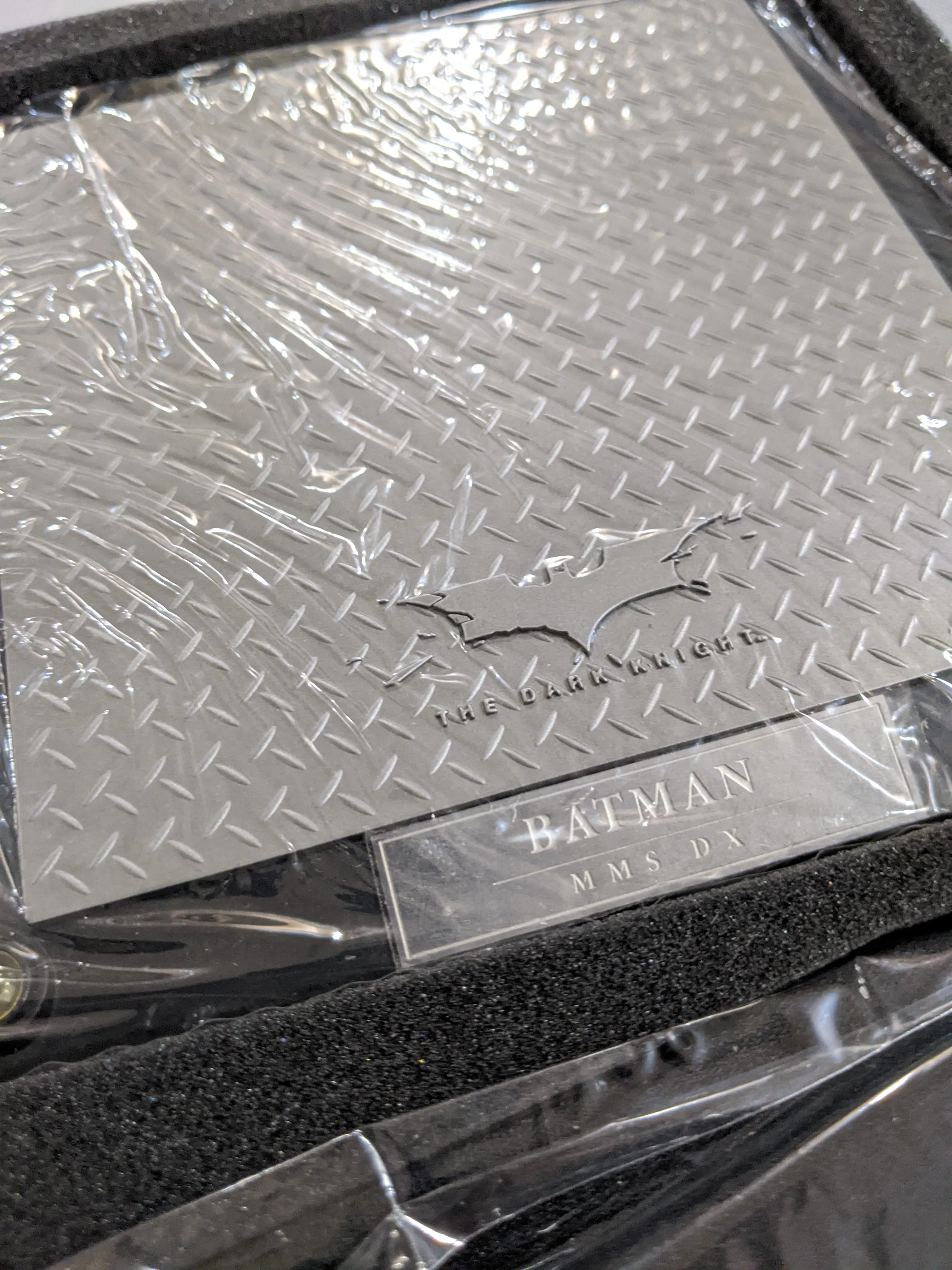 Hot Toys 1/6 The Dark Knight Batman Movie Masterpiece Sixth Scale Figure DX02 *Open Box*